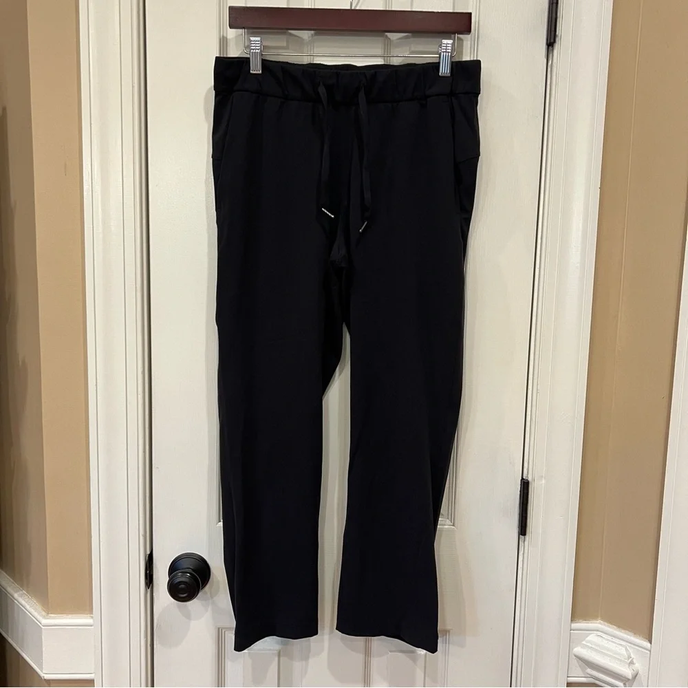 Lululemon On The Fly Pant Luxtreme Black Cropped Pants Drawstring Size 8, 26”